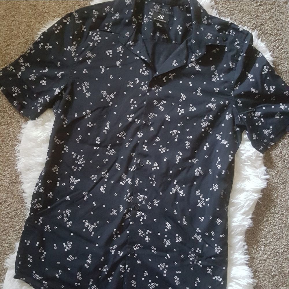 ‎H&M floral button down shirt Size Medium EUC